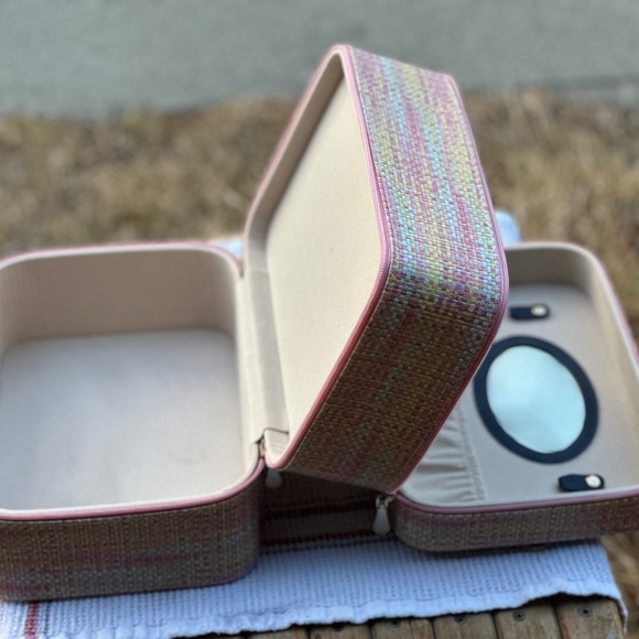 Makeup and Jewelry Organizer - Picture 9 of 9